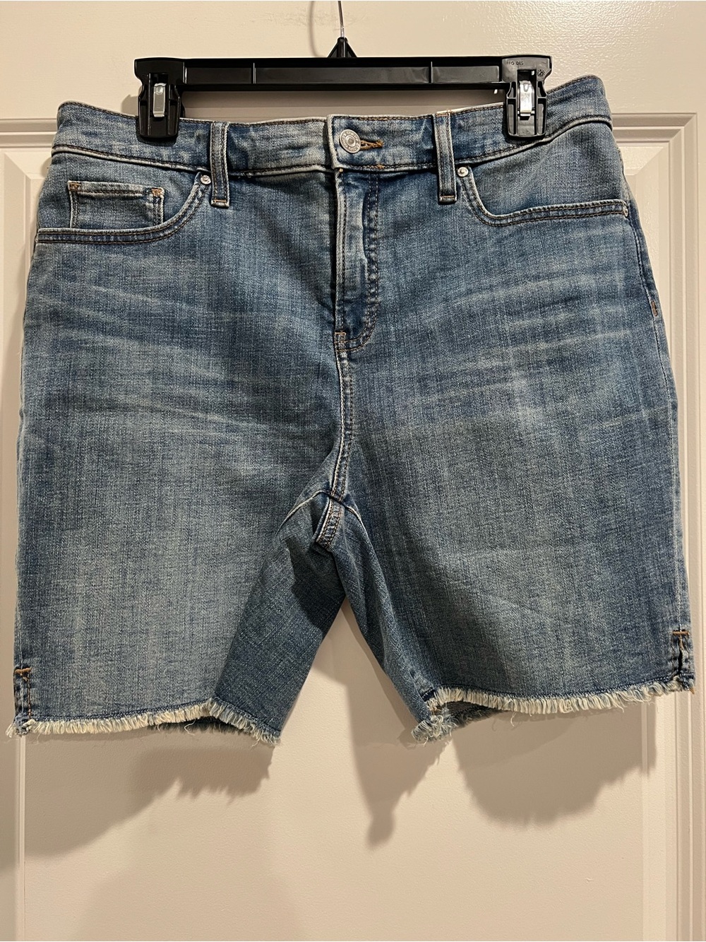Chico's Light Blue Denim Frayed So Slimming Girlfriend 7” Shorts